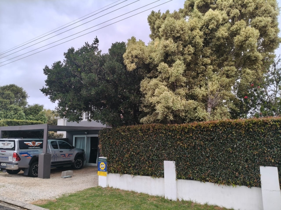 3 Bedroom Property for Sale in Voelklip Western Cape